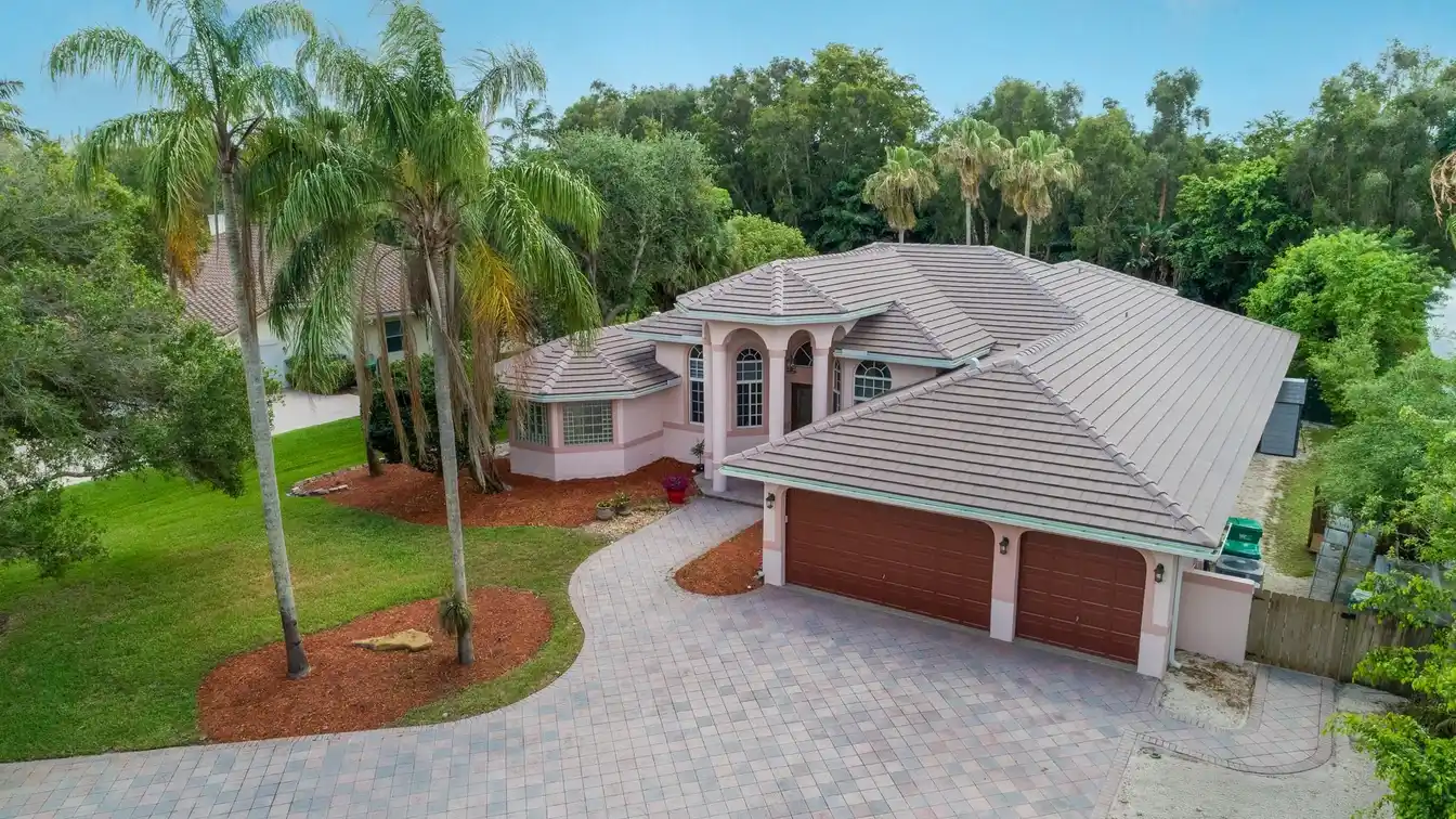 Gorgeous Pool Home on a Private Cul-de-sac