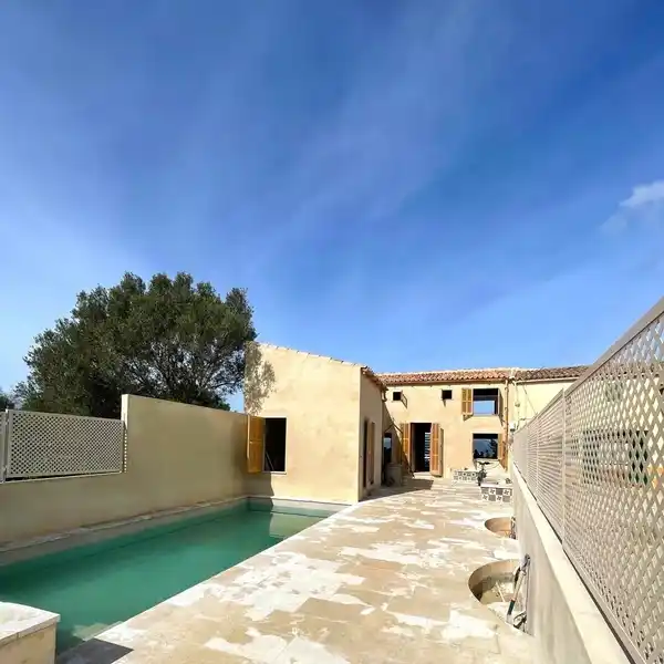 COMPLETELY RENOVATED TOWNHOUSE WITH POOL IN MALLORCA