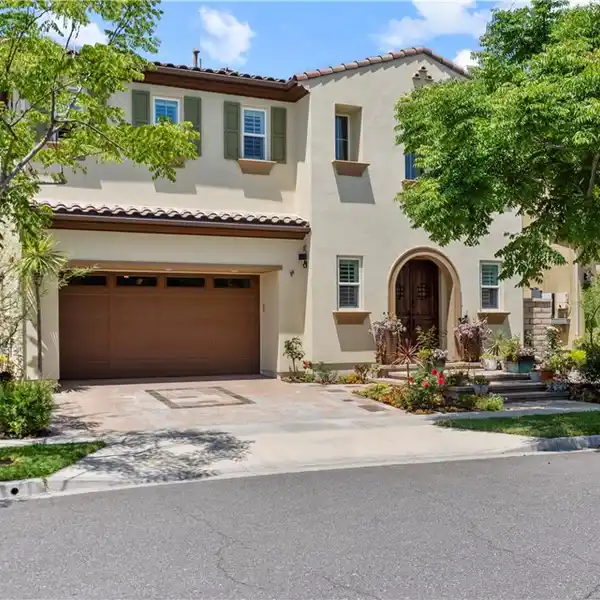 BEAUTIFULLY UPGRADED HOME IN HIGHLANDS