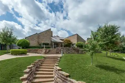 Modern Masterpiece in the Heart of the City