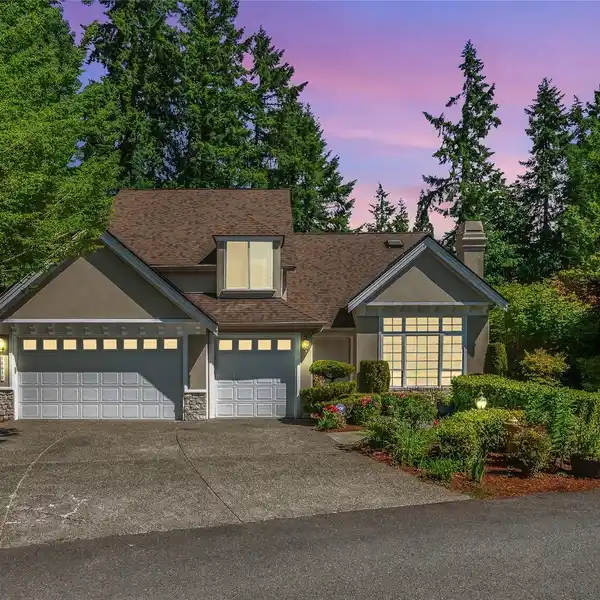 ELEGANTLY APPOINTED 5-BED HOME