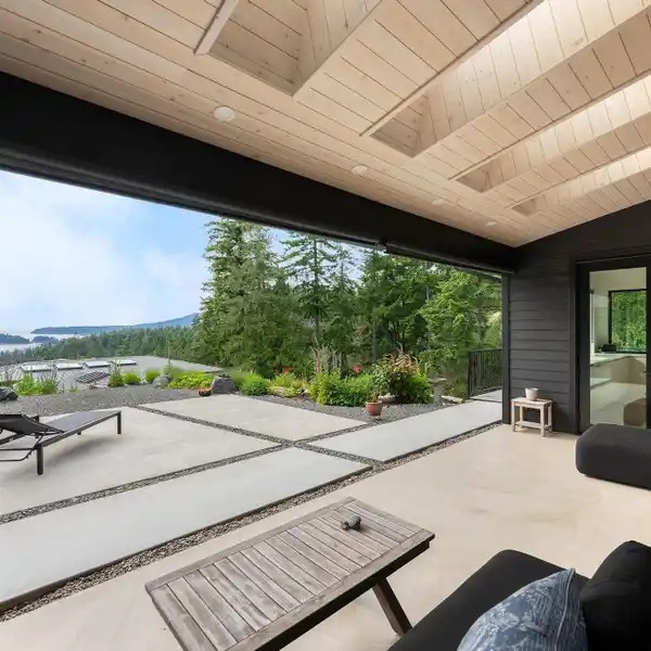 LUXURY WITH SUSTAINABILITY