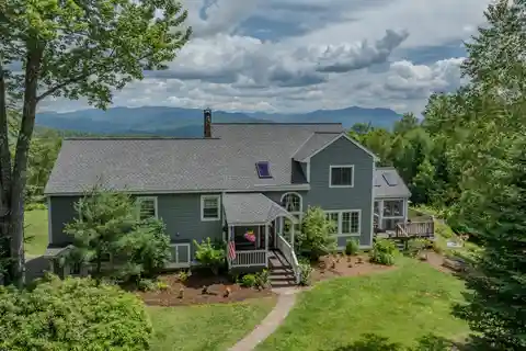 Private Sanctuary Overlooking Breathtaking Mountain Vistas