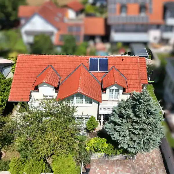 DETACHED SINGLE-FAMILY HOME IN A QUIET LOCATION
