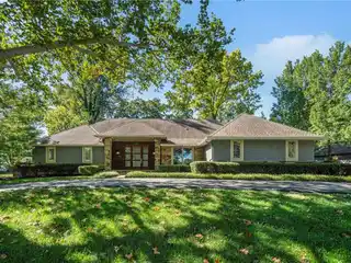 Beautiful Home in Coveted Sagamore Hills