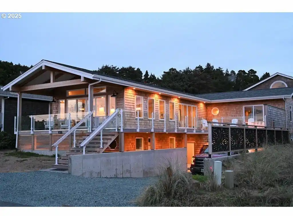 Luxury Meets the Lull of the Ocean