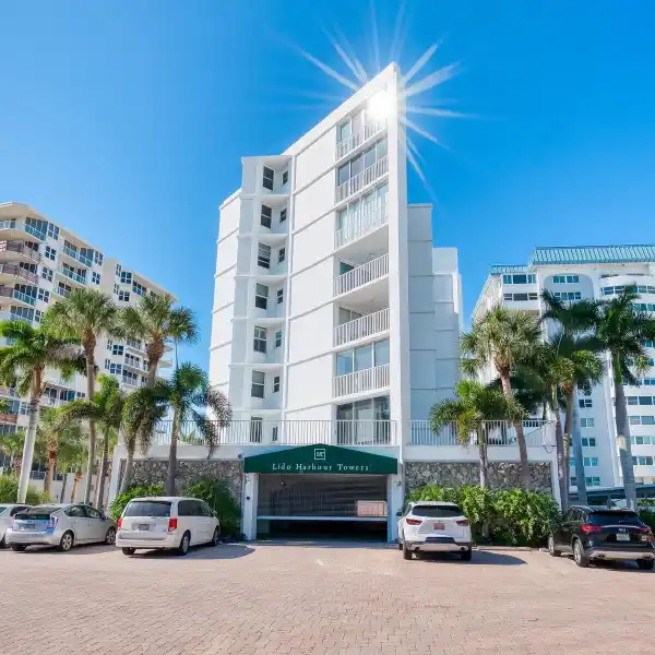 COASTAL ELEGANCE WITH DIRECT GULF ACCESS