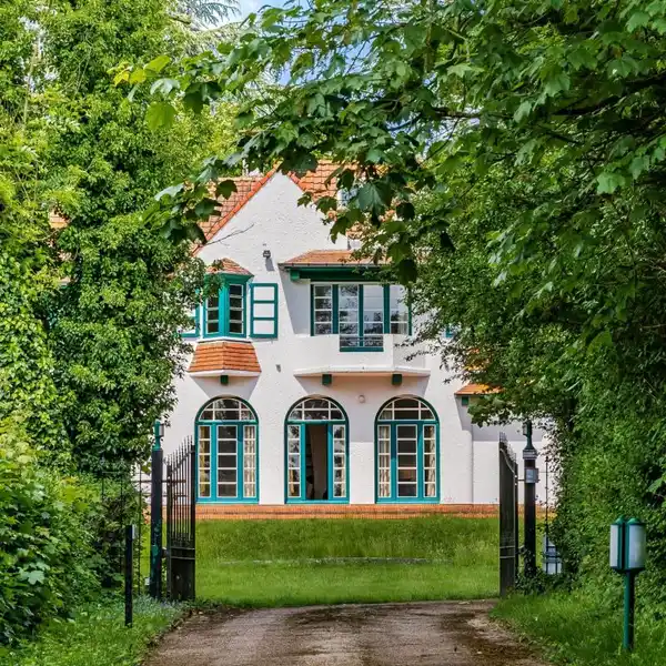 BEAUTIFUL 1930S PROPERTY