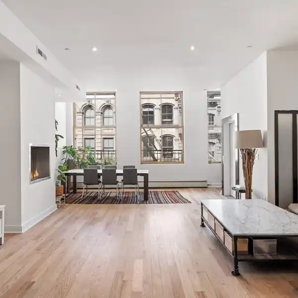 STYLISH RENOVATED LOFT