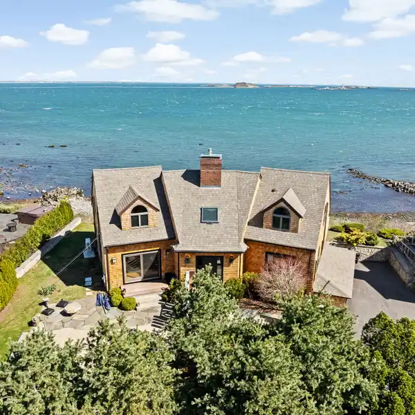 EXPERIENCE UNOBSTRUCTED PANORAMIC VIEWS...