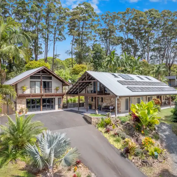 HINTERLAND RETREAT WITH COASTAL CONVENIENCE