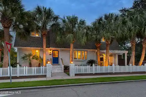 Exceptional Home in South Harbor Island