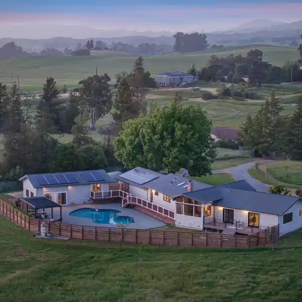 COUNTRY DREAMS MEET MODERN LIVING