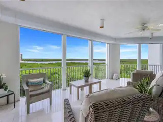 Light-Filled Center-Stack Residence at the Grande Excelsior