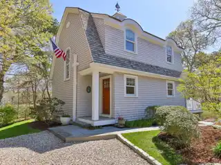 Cozy Colonial Paradise