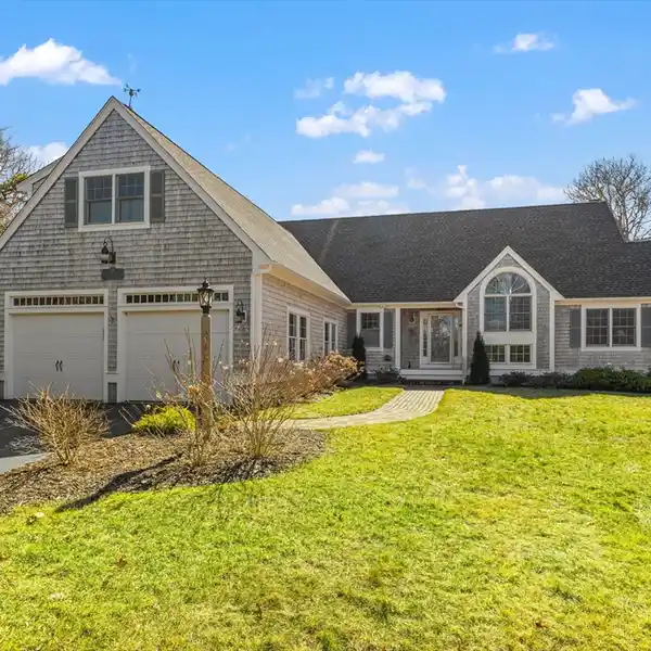QUINTESSENTIAL CAPE COD HOME