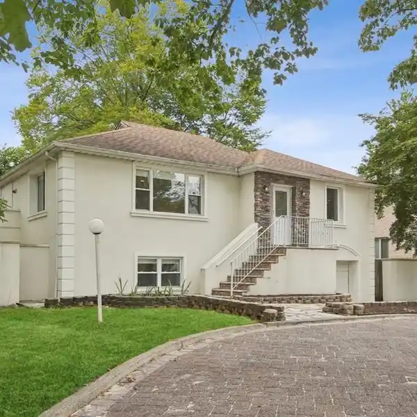 RENOVATED NORTH CLIFFS HOME WITH OPEN FLOORPLAN
