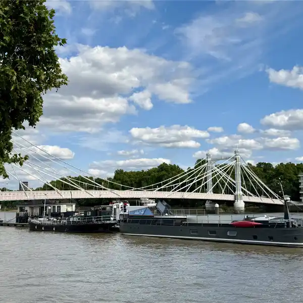 INCREDIBLE RIVERBOAT AT CADOGAN PIER