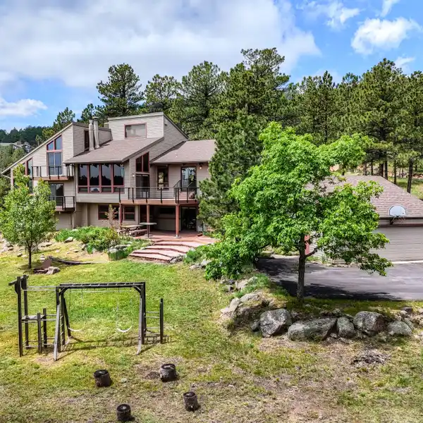 CLASSIC MOUNTAIN HOME IN PINE BROOK HILLS