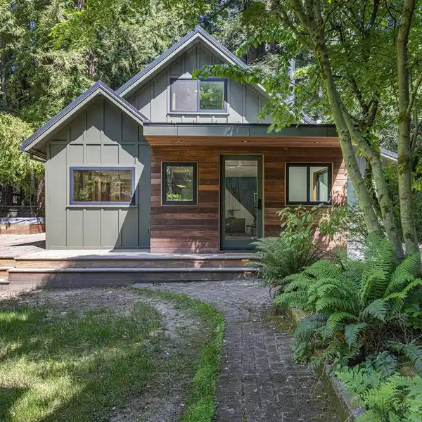 PEACEFUL CREEKSIDE RETREAT