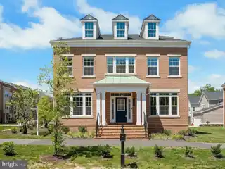 City Living Meets Spacious Elegance and Convenience