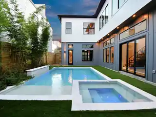 Seamless Blend of Modern Luxury and Comfort