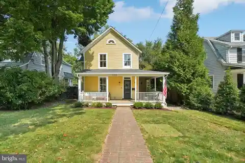 Stunning Historic Victorian-Style Residence