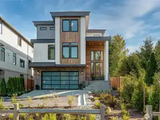 Luxurious New Home with Timeless Elegance