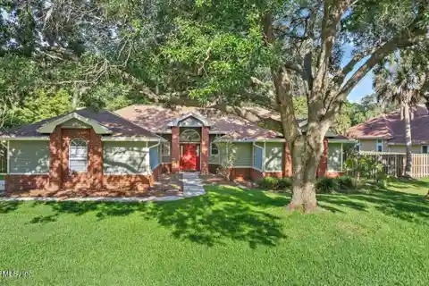 Beautiful Pool Home in Secluded Woods