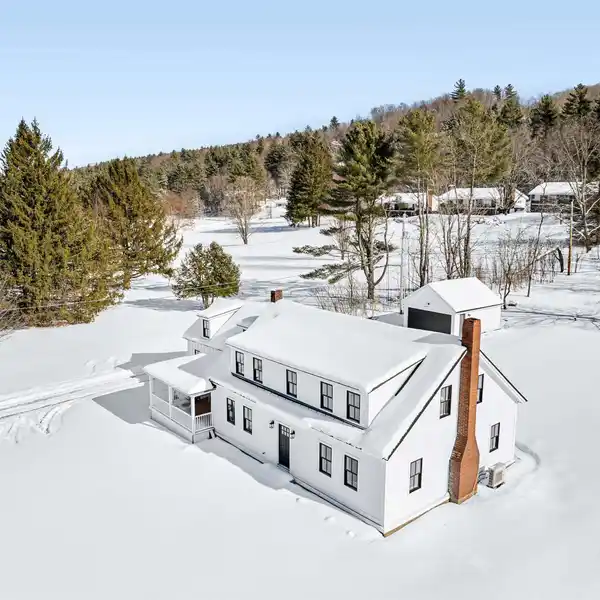 COMPLETELY RENOVATED STOWE RESIDENCE