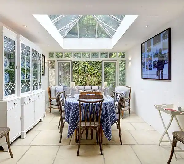 GREAT LOCATION AND AN EXCELLENT LAYOUT