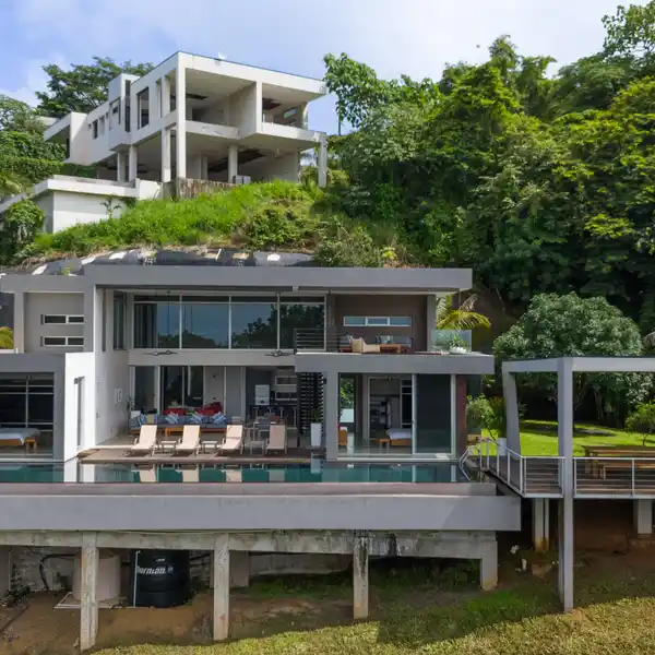 VILLA GAIA: GORGEOUS MODERN DESIGNED OCEAN VIEW HOME