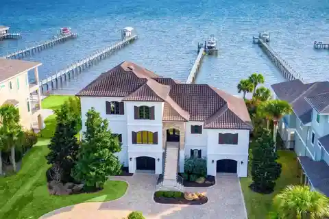Luxury Waterfront Home in Tiger Point