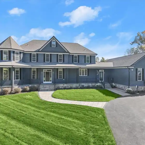 PRIVATE WATERFRONT OASIS WITH RESORT AMENITIES