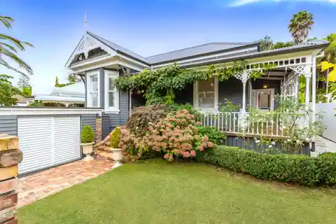 Breathtaking Contemporary Sophistication