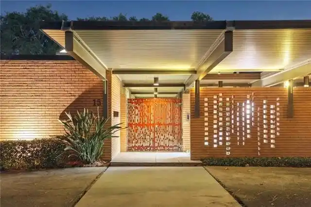 Outstanding Mid-century International Style Compound
