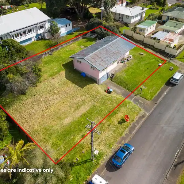 WARM AND INVITING THREE-BEDROOM BUNGALOW