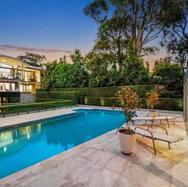 IMPRESSIVE ARCHITECTURALLY DESIGNED RETREAT