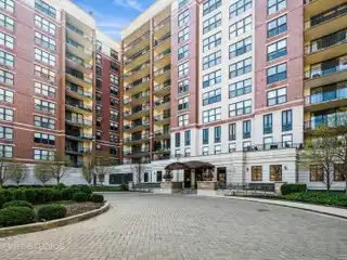 Rare Unit in the Park Newberry
