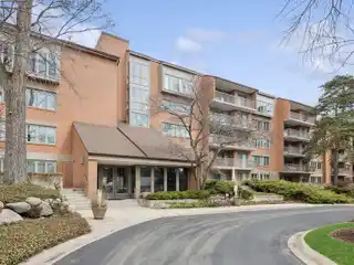 Sprawling Top Floor Park Lane Penthouse Condo