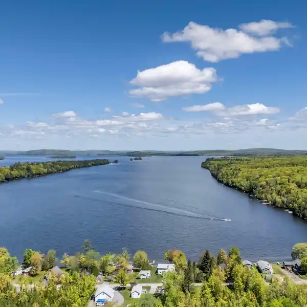 RARE LAKEFRONT FAMILY COMPOUND