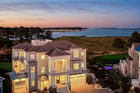 A Sanctuary of Coastal Elegance with Endless Views