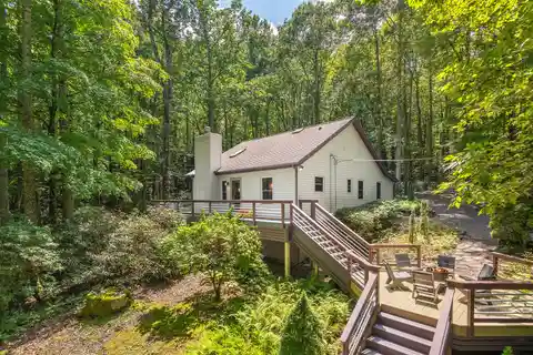 Turnkey 3.85-Acre Sanctuary