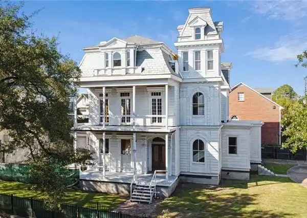 A PIECE OF HISTORY ON ICONIC ST. CHARLES AVENUE