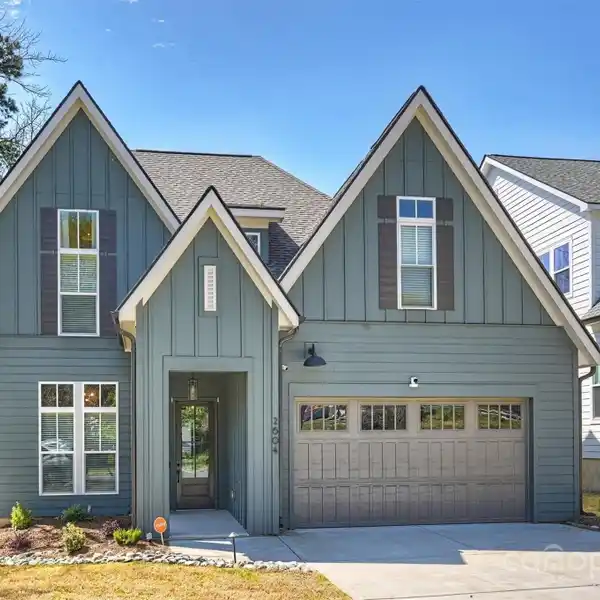 EXCEPTIONAL OPEN-PLAN HOME