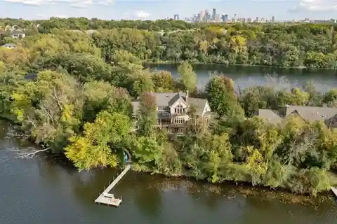 Extraordinary Home on Premier Island Drive