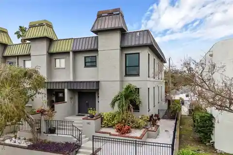 Meticulously Updated Townhome on the Davis Islands
