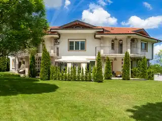 Classic Family House for Sale in Dragalevtsi