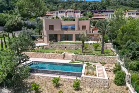 Elegant New Villa in a Prestigious Location