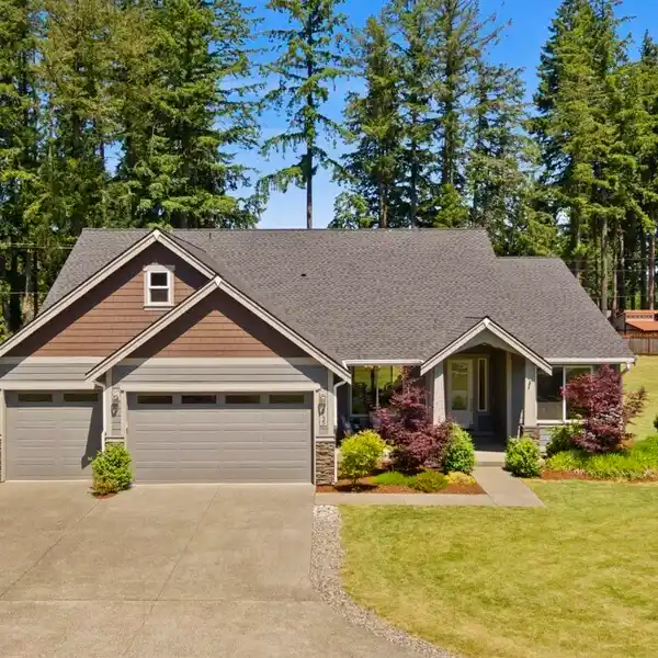 IDYLLIC LIVING ON FIVE ACRES